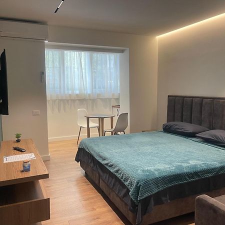 Downtown Studio Apartments ติรานา ภายนอก รูปภาพ
