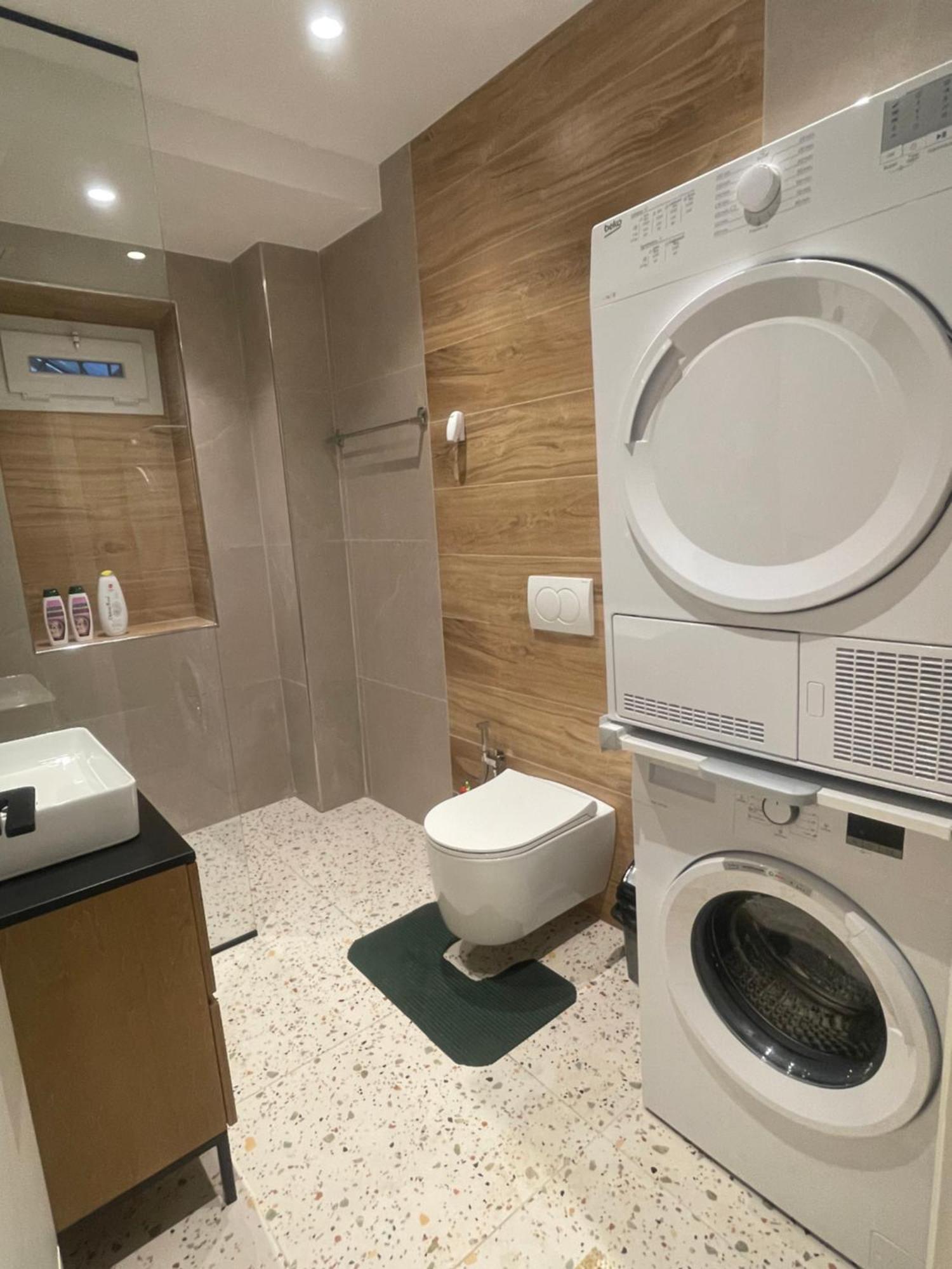 Downtown Studio Apartments ติรานา ภายนอก รูปภาพ