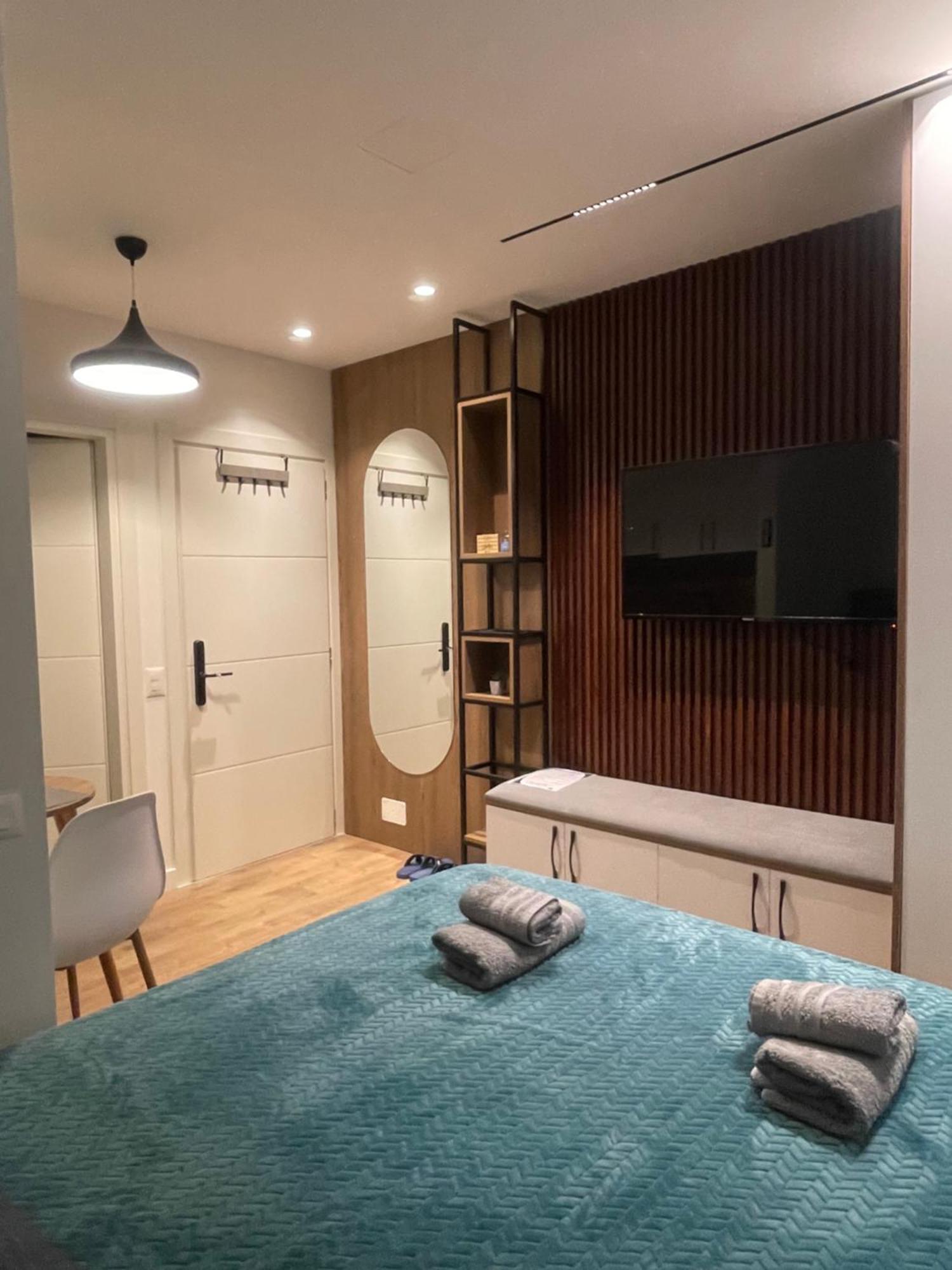 Downtown Studio Apartments ติรานา ภายนอก รูปภาพ