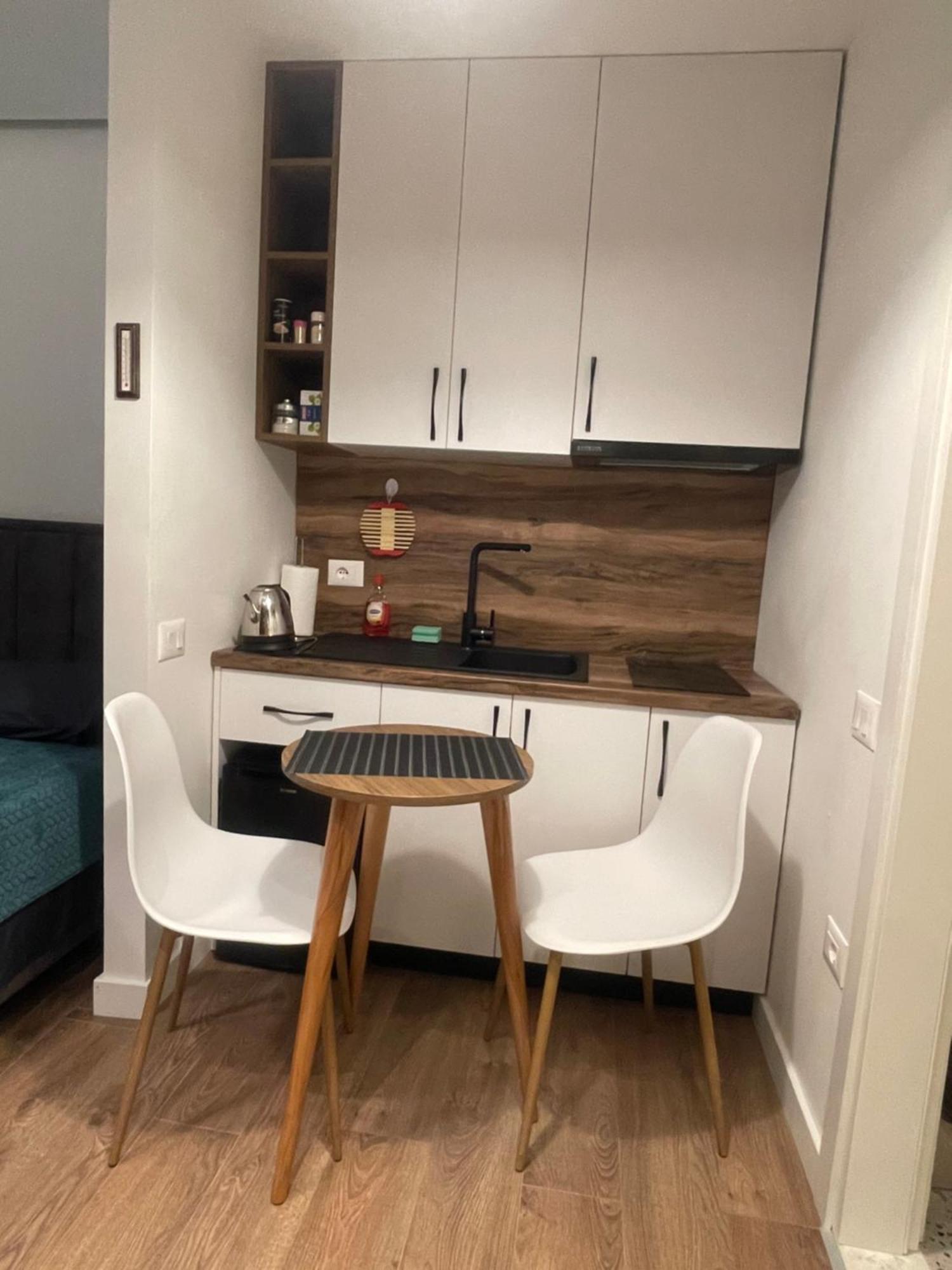 Downtown Studio Apartments ติรานา ภายนอก รูปภาพ