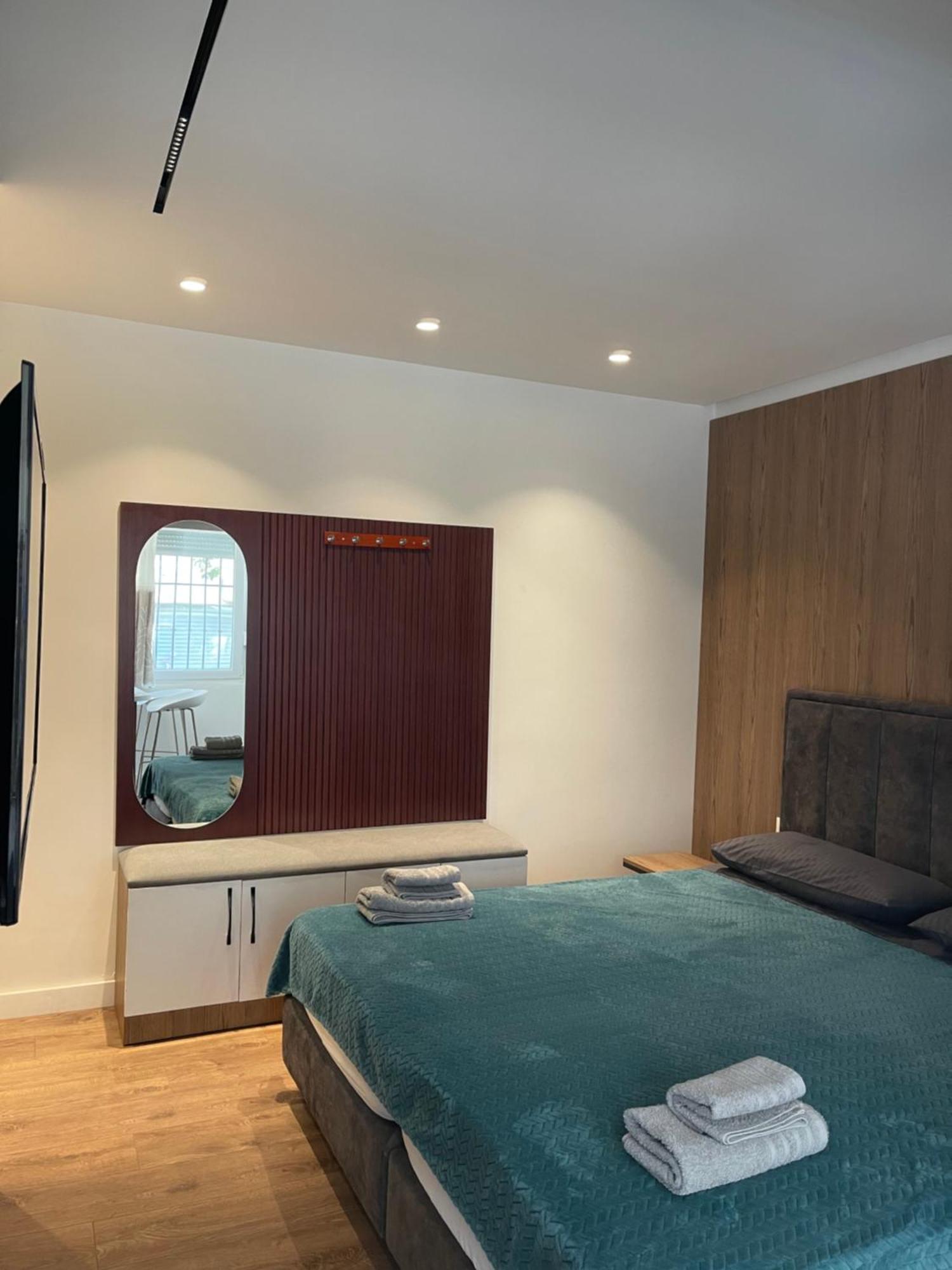 Downtown Studio Apartments ติรานา ภายนอก รูปภาพ
